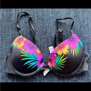 Victoria’s Secret Pink Wear Everywhere lightly lined Tshirt Bra 34A